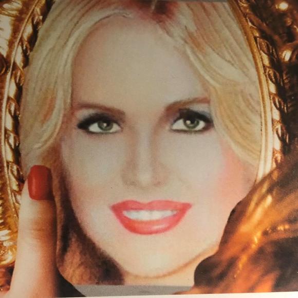 Poshmark profile picture for @televisions